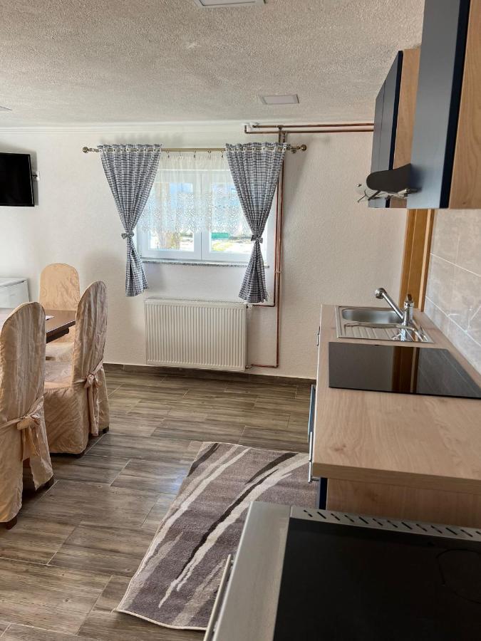 Apartmani Albatros Perusic Eksteriør billede